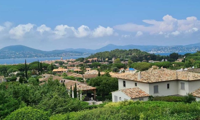 Saint-Tropez Villa | Villa Provençale Avec vue Panoramique sur la mer à 5 min à Pied de Saint Tropez