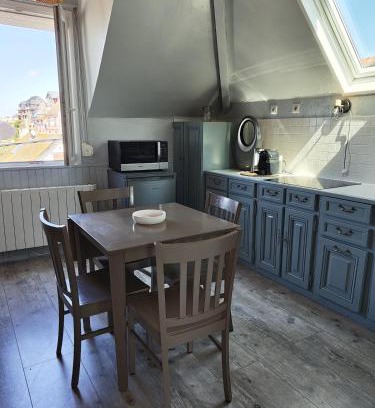 Ault Apartment | Villa Réséda appartement, Ault 50 m de la mer