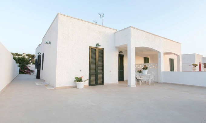 Marina di Mancaversa House | Villa Rebecca by BarbarHouse