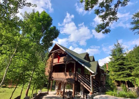 Pejë Apartment | Villa Restaurant Mulliri