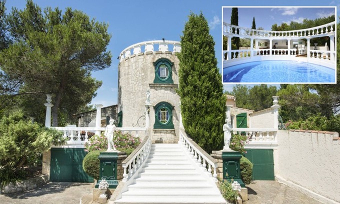 Beaucaire Villa | Villa Romane - Seven Bedroom Villa, Sleeps 16