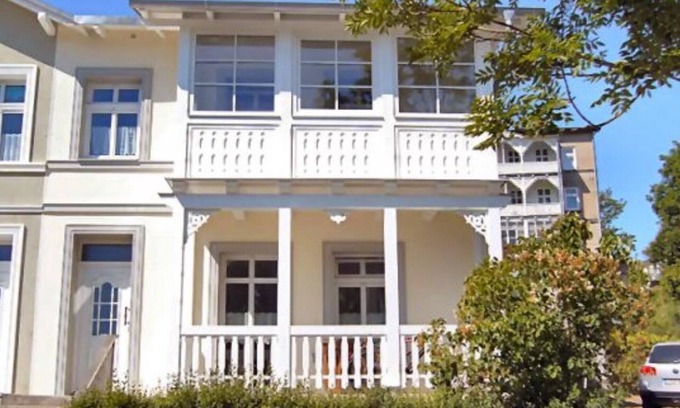 Sassnitz Apartment | Villa Rosengarten - Holiday apartment with sea view in the old town of Sassnitz