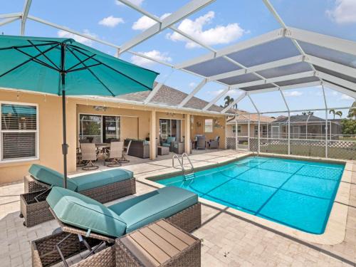 Lochmoor Waterway Estates House | Villa Royal Palms