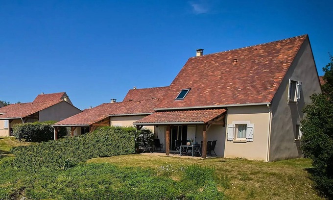 Lanzac Villa | Villa, semi-detached, 2 bathrooms, sleeps 8