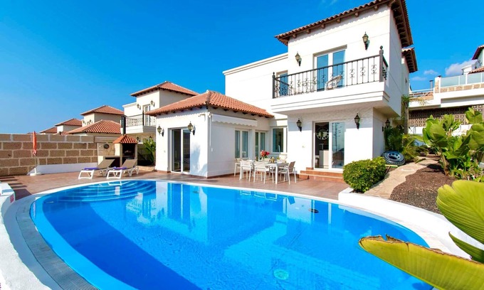 Chayofa Villa | Villa Simona. Lovely 3 Bedroom Villa. Private Heated Pool