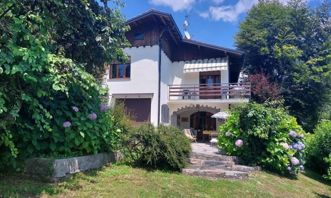 Asso Villa | Villa Singola Immersa nel Verde