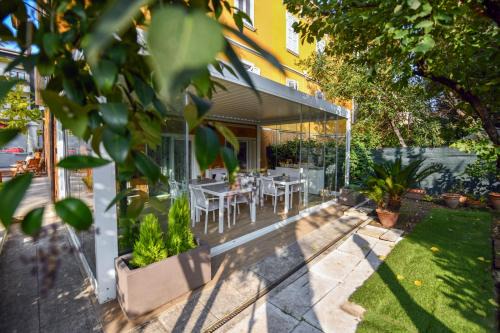 Crocetta-San Lazzaro-Modena Est Bed & Breakfast | Villa Sofia