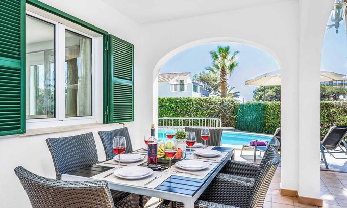 Los Delfines Villa | Villa Sofia - stylish villa with pool and children's pool - very close to beach!
