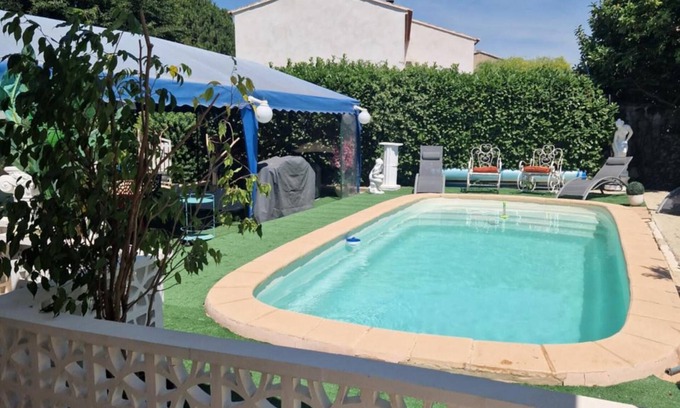 La Seyne-sur-Mer Villa | Villa 'Soleil Et Douceur' with Private Pool, Wi-Fi and Air Conditioning