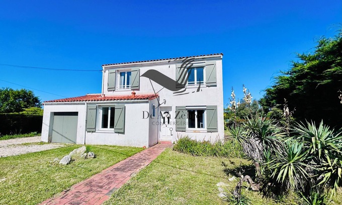 Port-des-Barques House | Villa Souzy - Family home with fully enclosed garden. 2km from the ocean.
