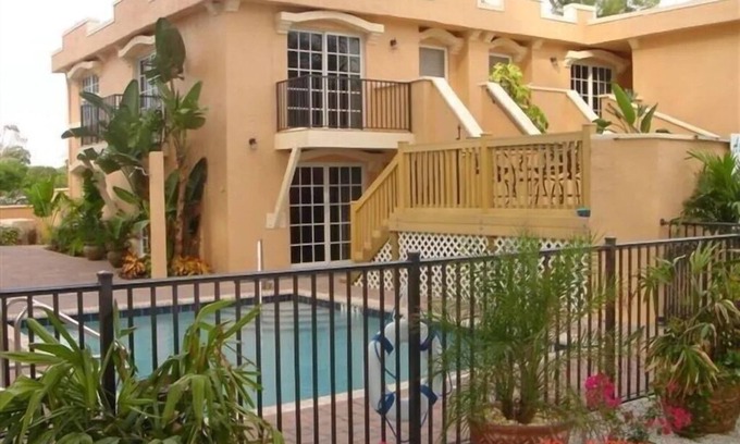 Holmes Beach Condo | Villa-style condo with pool and beach access - Condo 8