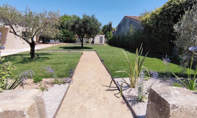 St.-Remy-de-Provence Villa | Villa Thébaïde à Saint-rémy-de-provence, 10 Personnes, 5 Chb, 5 Sdb, Piscine sel