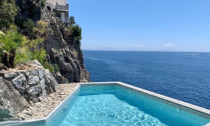 Pogerola Villa | VILLA THE BASINS