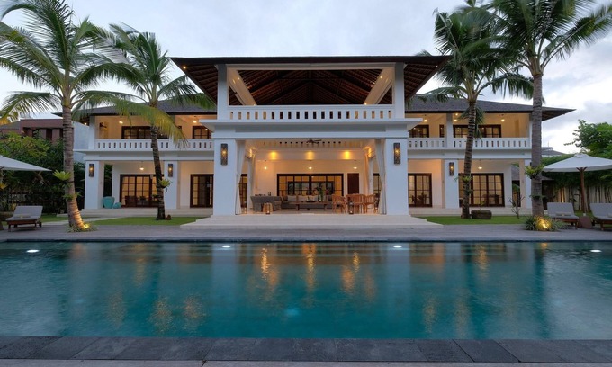 Drupadi Villa | Villa Tjitrap, Bali - Fabulous Javanese Plantation house in Seminyak!