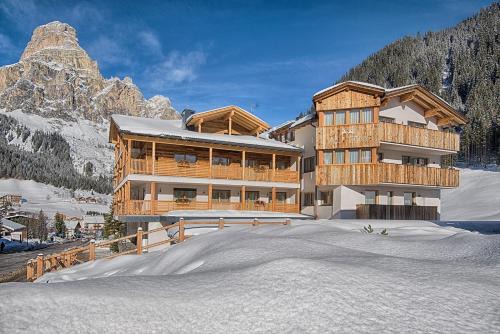 Corvara in Badia Hotel | Villa Tony - Small Romantic Hotel