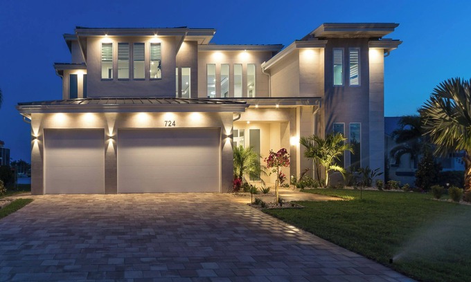 Pelican Villa | Villa Transformer - Three Bedroom Villa, Sleeps 12