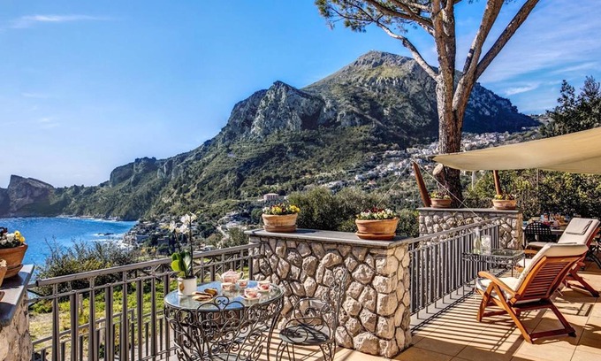 Sirenuse Villa | Villa Tre Pizzi – Spectacular water views and walking distance to beach