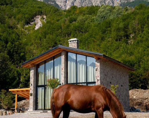 Shale Villa | Villa Ujëvara e vogël
