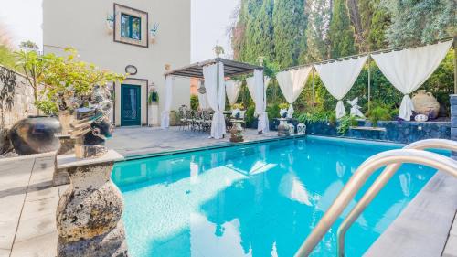 Taormina Villa | Villa Urbis Taormina, luxury villa in the heart of Taormina with swimming pool