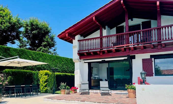 Behobie Villa | Villa Urrugne, 4 bedrooms, 8 persons