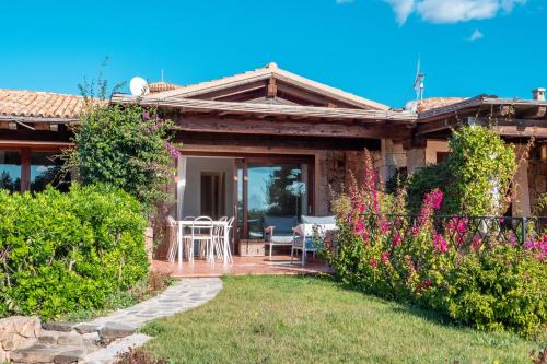 Puntaldia House | Villa Valentina 250m From The Beach - Happy Rentals