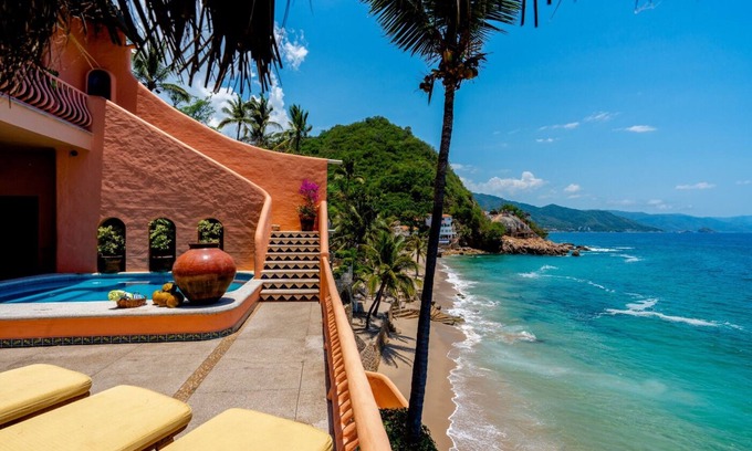South Shore Hotel Area Villa | Villa Ventura 5 Star Luxury,Fully Staffed,Private Pool,Private Beach