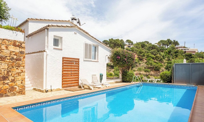 Tossa de Mar Villa | Villa 'Vistamar' with Sea View, Wi-Fi and Air Conditioning