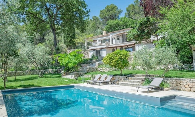 Eguilles Villa | VILLA VOGA- Luxury family holidays Aix-en-Provence