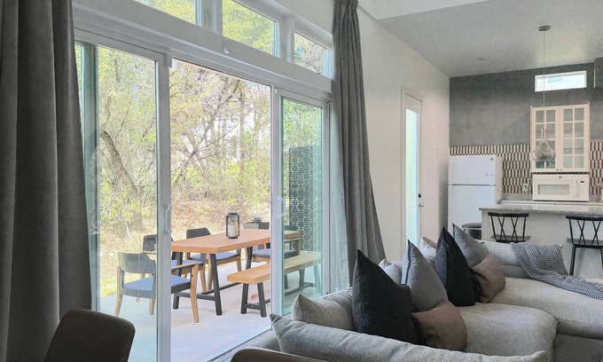 Hughes Park Lake Villa | Villa with easy access to Lake Travis