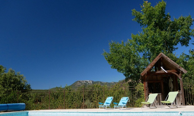 Correns Villa | Villa with pool terrace and garden nearby. beaches and Gorges du Verdon