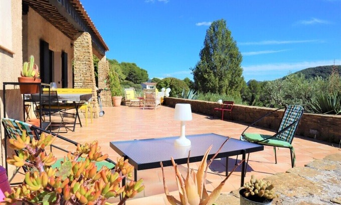 La Cadiere-d'Azur Villa | Villa with private pool and padel