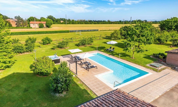 Castelfranco Emilia Villa | Villa with private pool, Casa delle Noci Country House, Pool and Spa