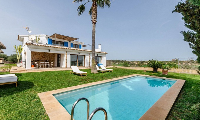 Maria de la Salut Villa | Villa with saltwater pool
