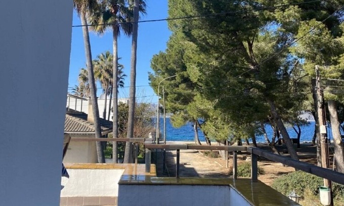 Marina Manresa Ski Chalet | Villa with sea views ideal for families, 5 minutes from the beach!