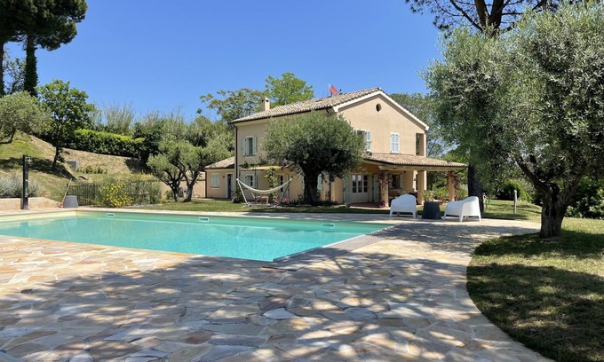Potenza Picena Villa | Villa with swimming pool sea view