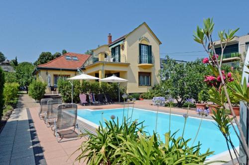 Balatonfured Apartment | Villa Zsófia