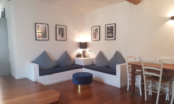L'Isle-sur-la-Sorgue House | village house in the center