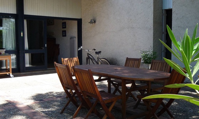 Cap-Ferret Villa | Village of Cap Ferret. Villa bright between Basin and the Ocean.