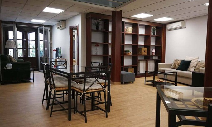 Central District Apartment | Villamena Square (9p)