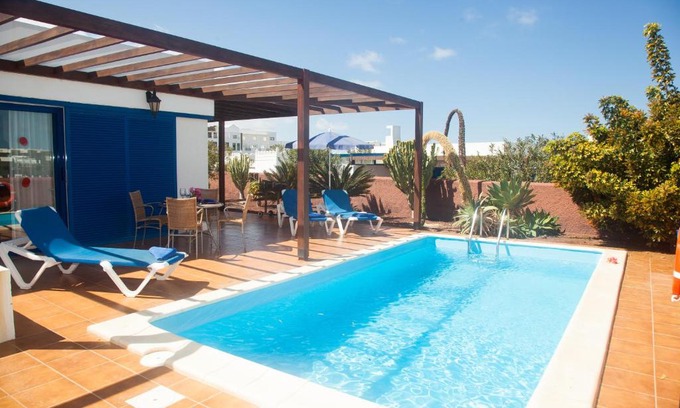 Playa Blanca Resort | Villas Las Marinas