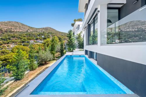 Pinares de San Anton Villa | Villas San Anton with Pool