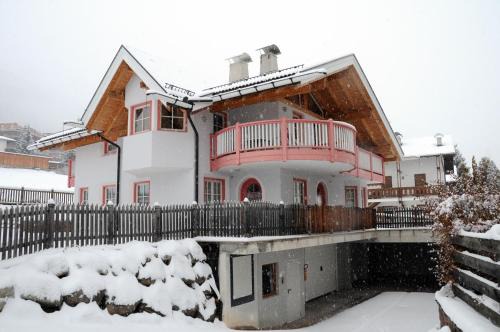 San Giovanni di Fassa Apartment | Villetta Enrosadira