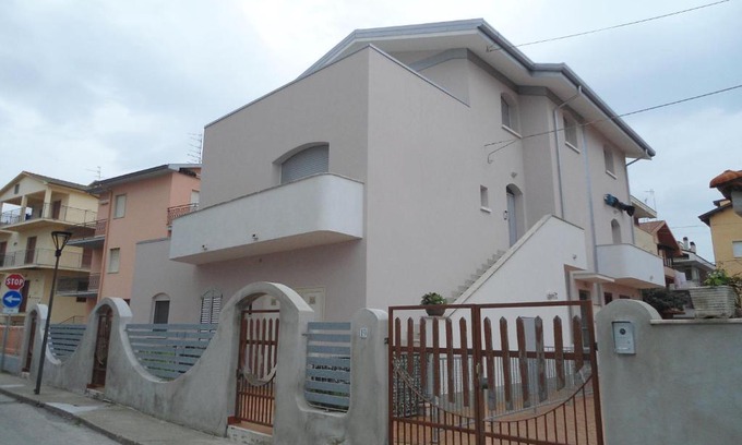 Pineto Apartment | Villino Di Girolamo