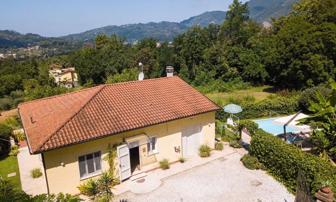 Camaiore Villa | Villino le Farfalle In Camaiore, Tuscany