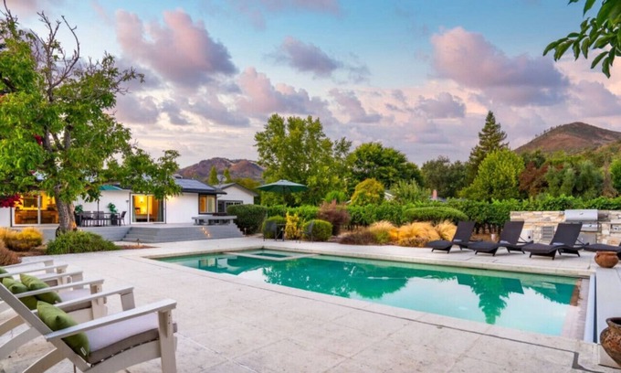 Kenwood House | Vina Vista - 5 BD with Pool, Hot Tub and Close to Wineries