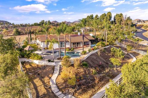 Temecula House | Vineyard Escape - Pool & Views by Allevo Homes