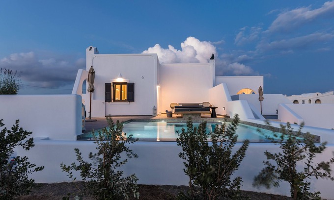 Akrotiri House | Vineyard Exclusive Suites