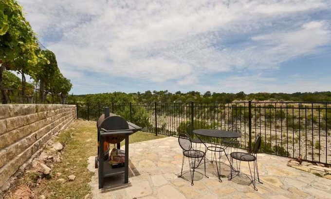 Lago Vista House | Vineyard Haus