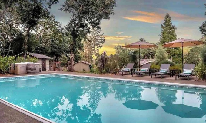 Kenwood House | Vineyard Lane Retreat Pool Hot Tub