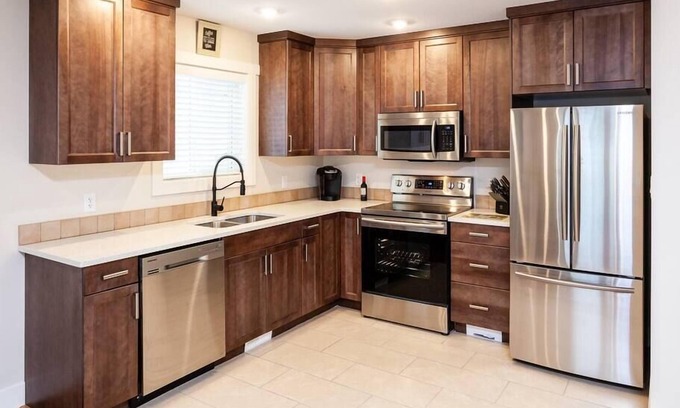 Okanagan-Similkameen House | Vineyard Sunrise Villa near Lake
